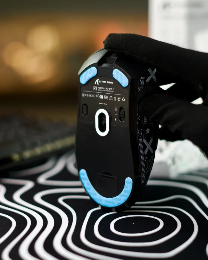 ⁦ATTACK SHARK R1 Wireless Gaming Mouse - Black⁩ - الصورة ⁦3⁩