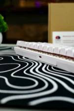 ⁦White Mechanical Arabic Keyboard 60%⁩ - الصورة ⁦6⁩