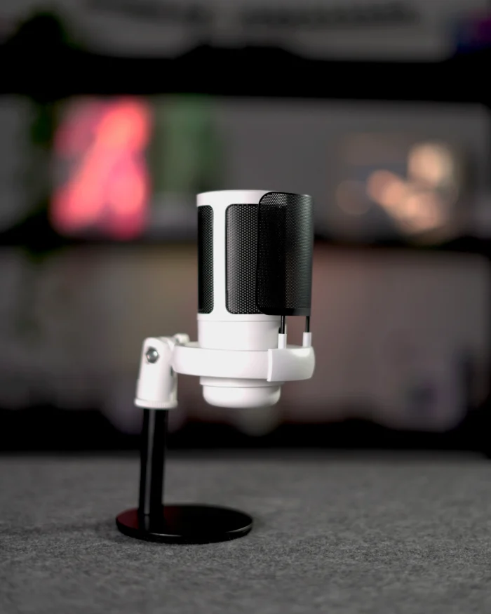 ١ White ME6S Mic - Image 1