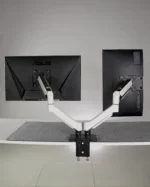 ⁦White Dual Hydraulic Monitor Stand⁩ - الصورة ⁦2⁩