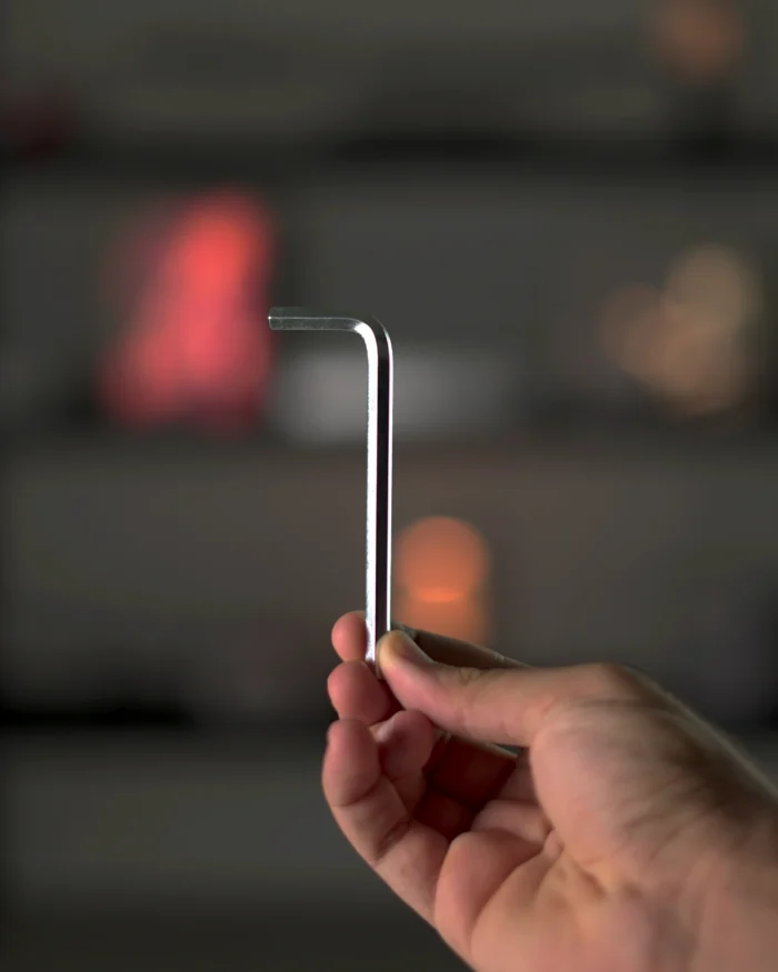 ⁦White Dual Hydraulic Monitor Stand⁩ - الصورة ⁦5⁩