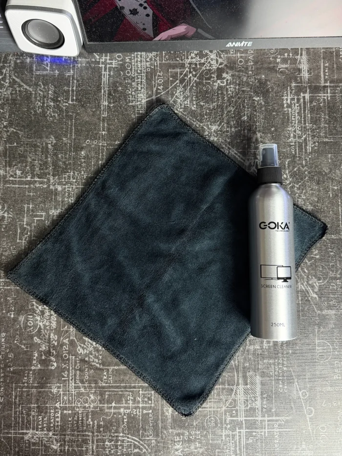 Screen Cleaner & Microfiber Cleaning Cloth - Image 3