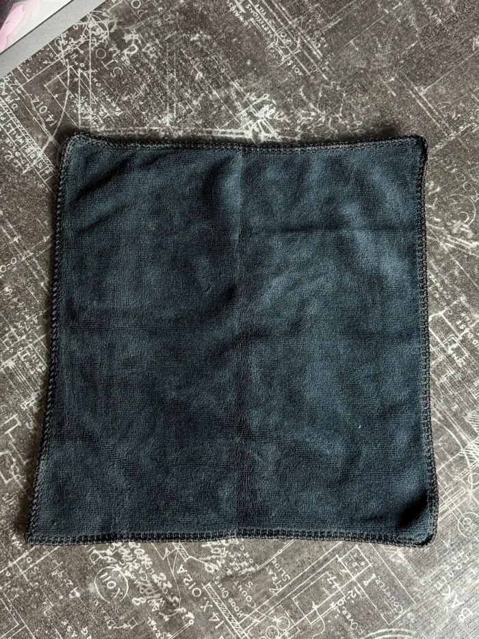 Screen Cleaner & Microfiber Cleaning Cloth - Image 5