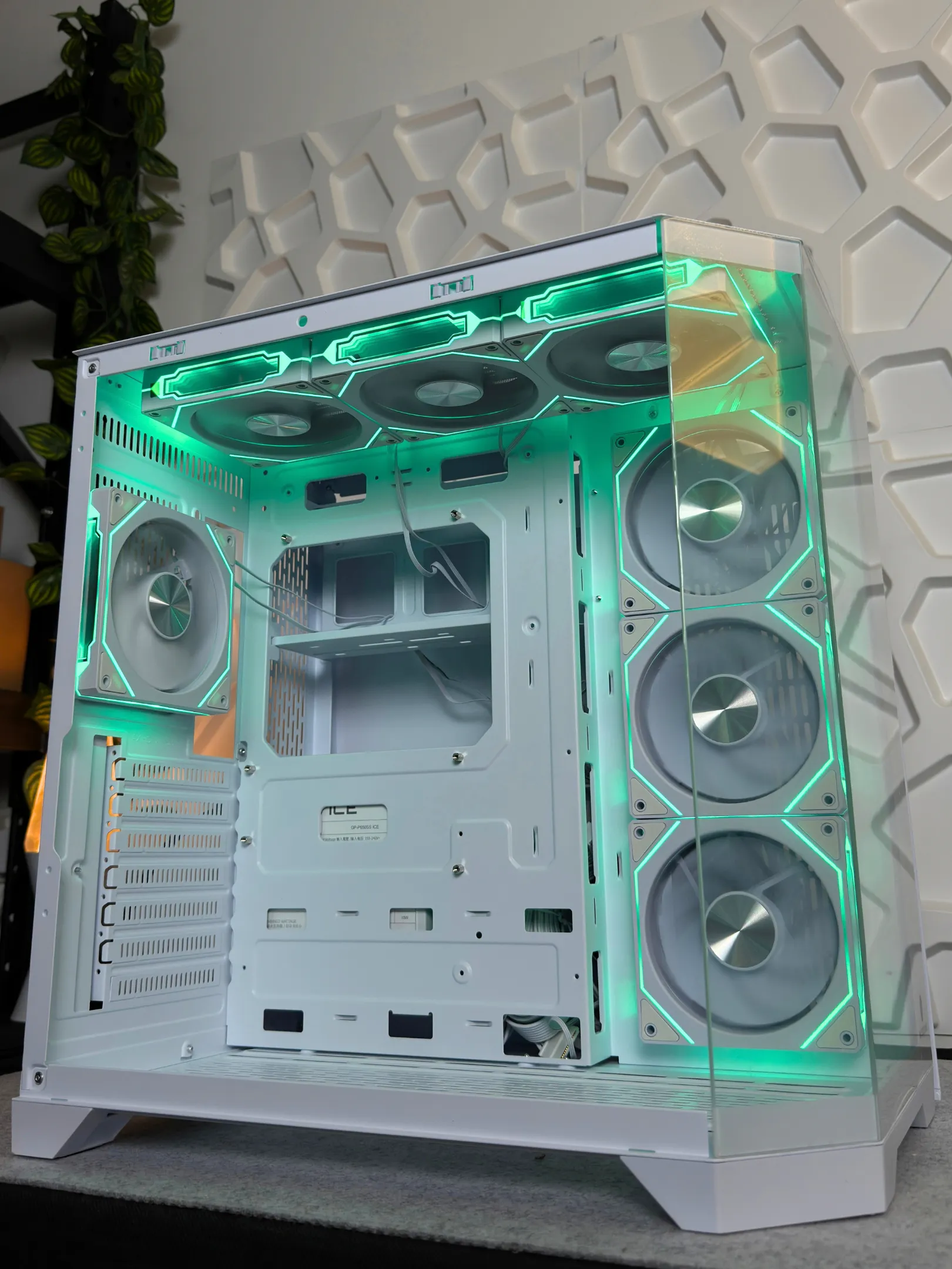 50 White Dreamer Plus ATX Case - Image 1